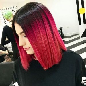 mechas rojas en pelos cortos