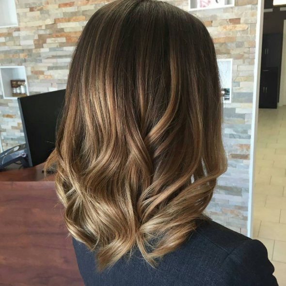 Mechas En Cabello Corto Oscuro