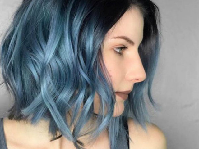 mechas californianas azules en pelo corto y largo