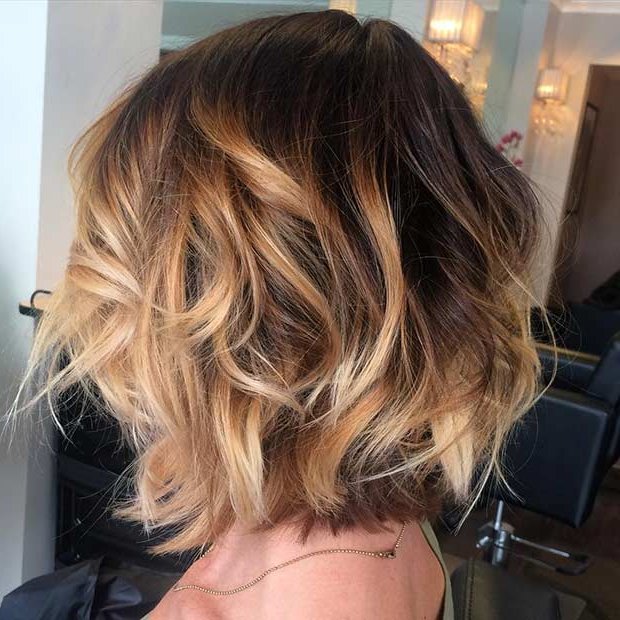 Mechas En Cabello Corto Oscuro