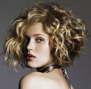 corte bob pelo ondulado