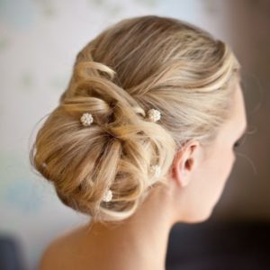 recogido para cabello corto boda